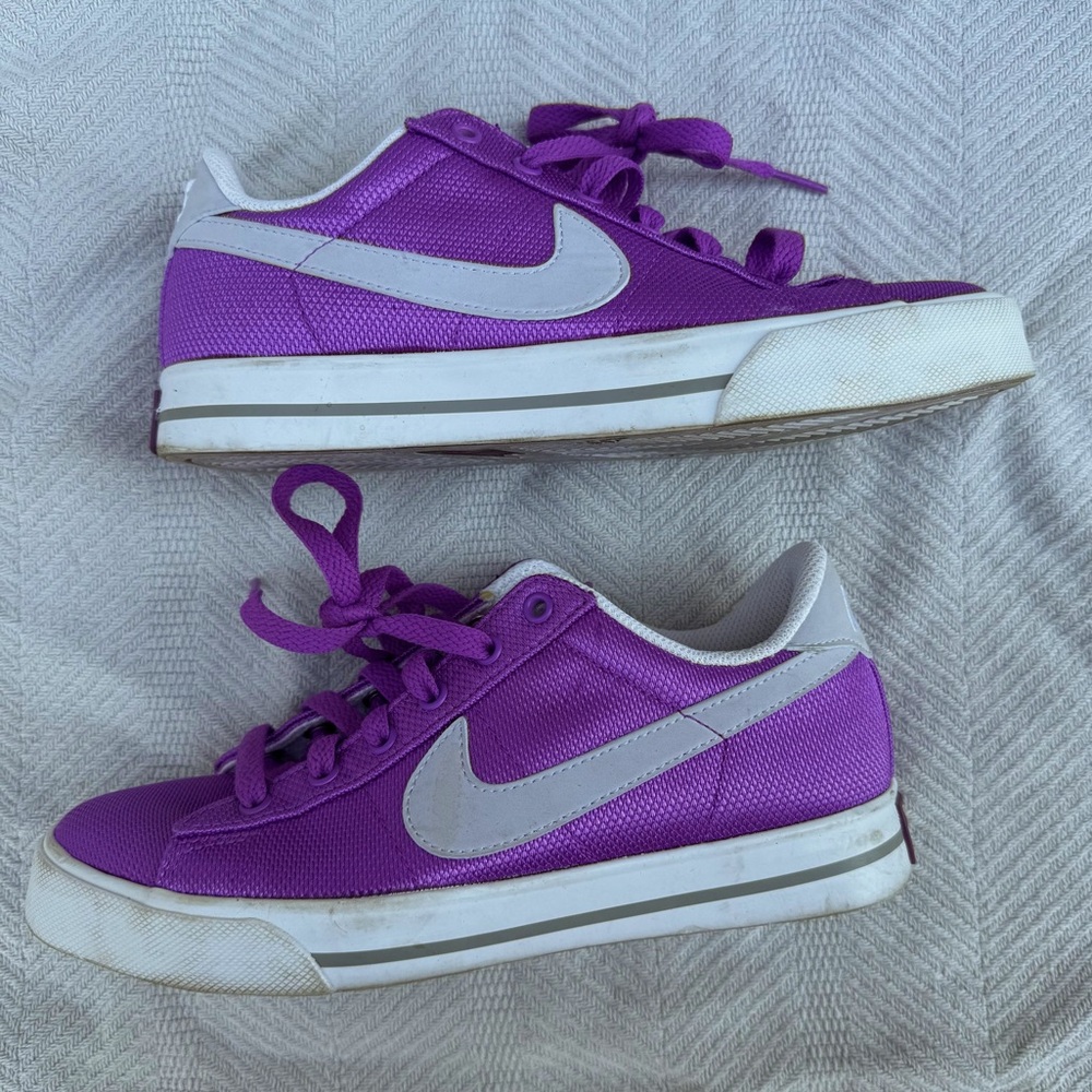 Nike women’s sweet classic textile shoes